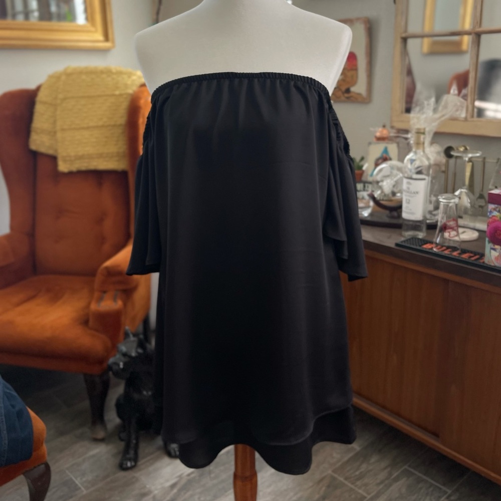 Like New TYCHE “off the shoulders” mini dress